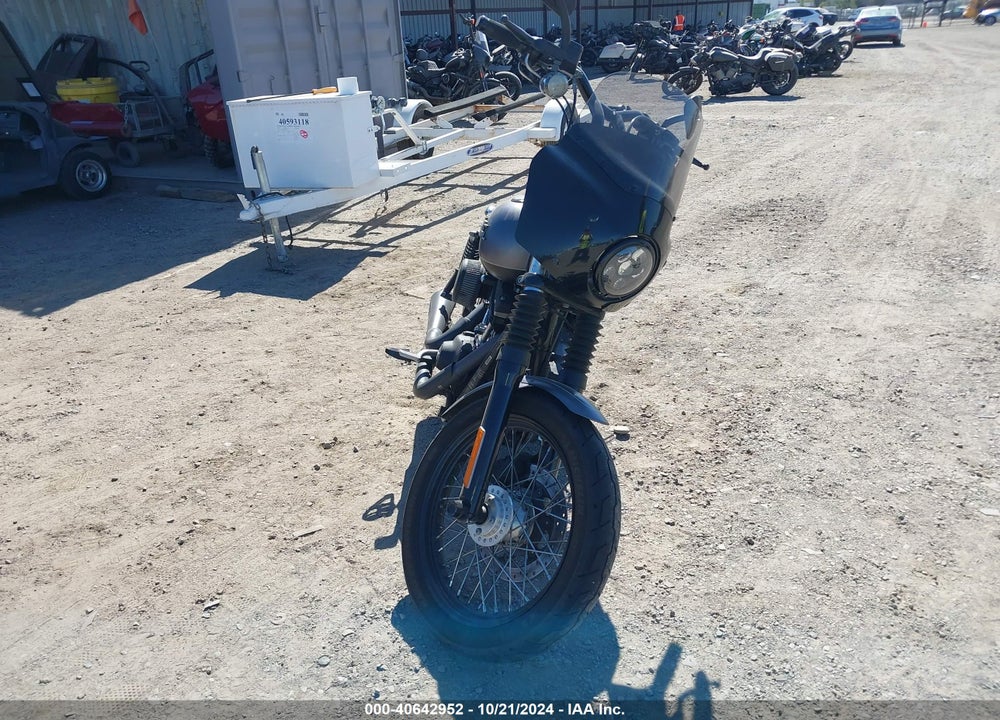 2017 HARLEY-DAVIDSON FXDB DYNA STREET BOB VIN: 1HD1GXM36HC300180