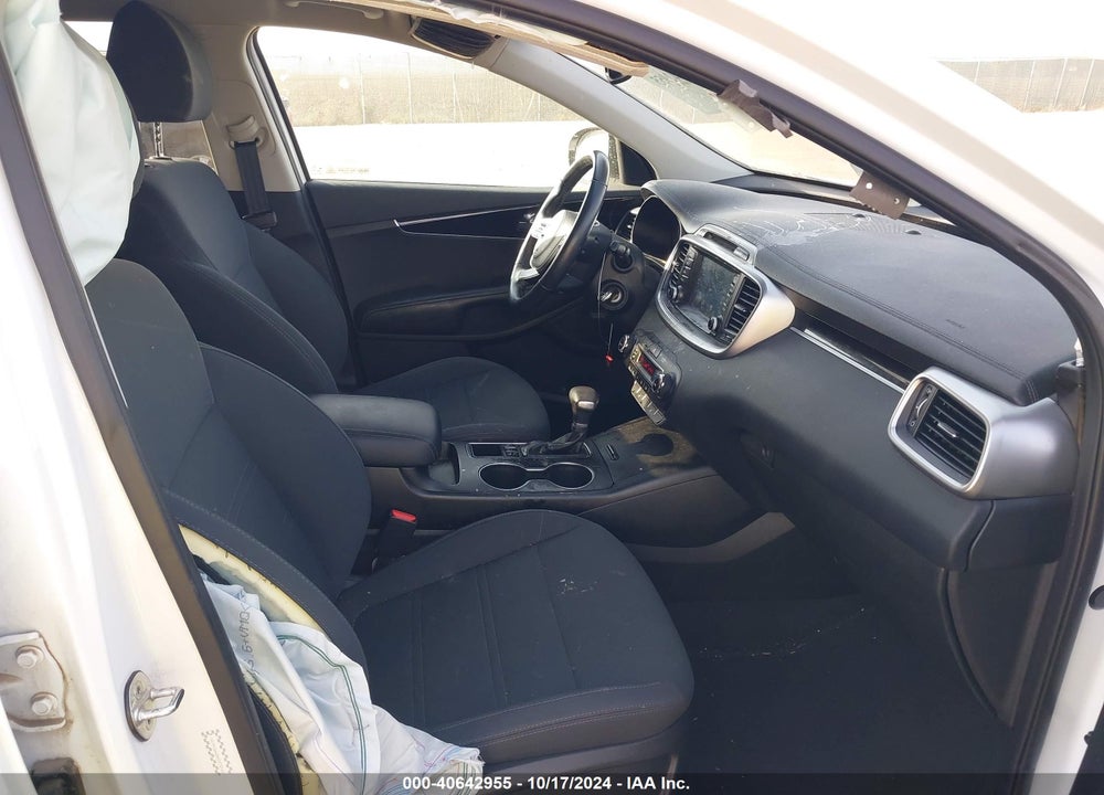 2019 KIA SORENTO 2.4L LX VIN: 5XYPGDA38KG575163