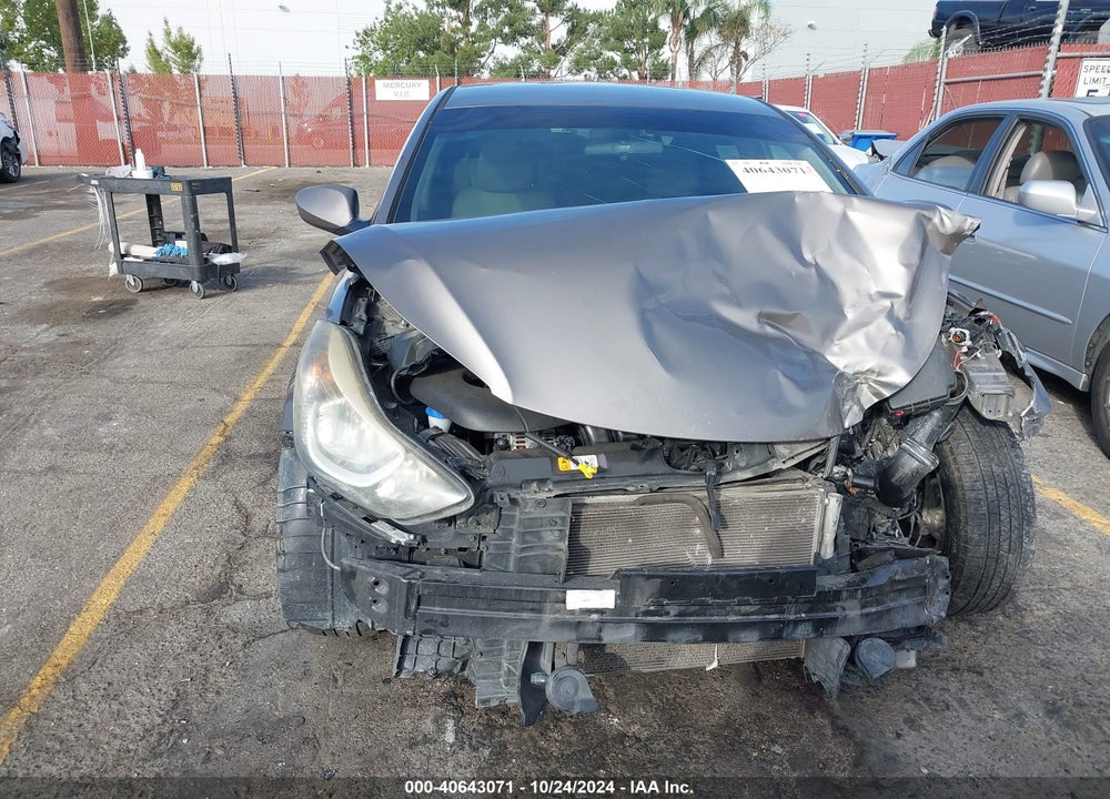 2016 HYUNDAI ELANTRA VIN: 5NPDH4AE5GH716742