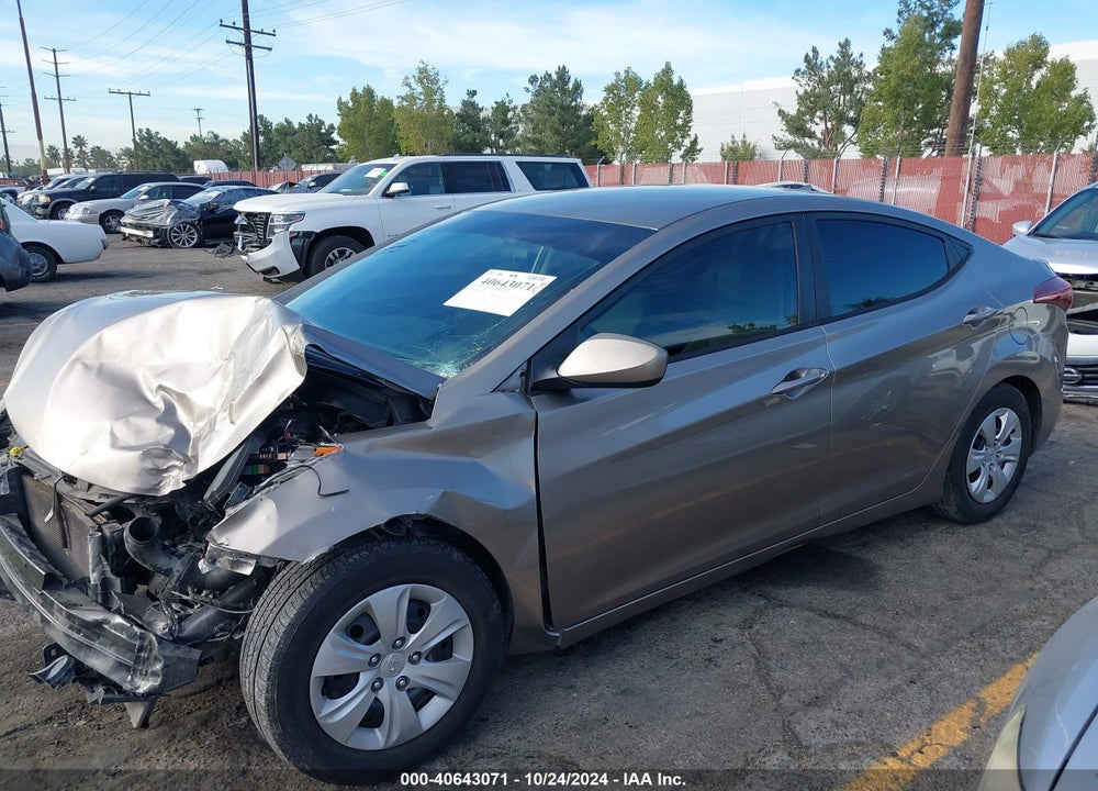 2016 HYUNDAI ELANTRA VIN: 5NPDH4AE5GH716742