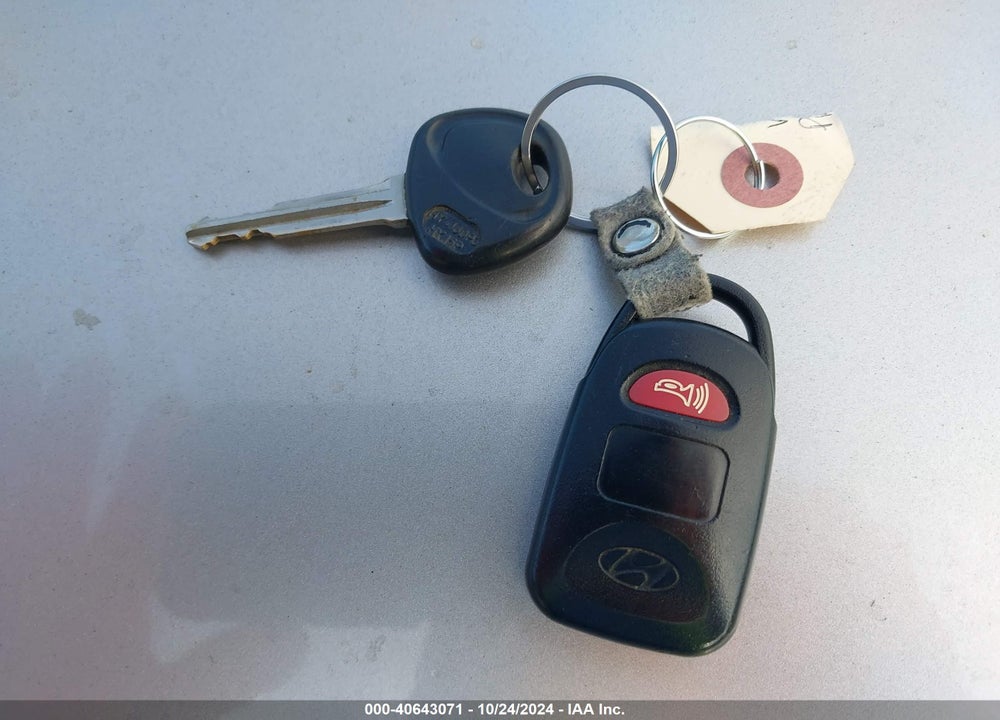 2016 HYUNDAI ELANTRA VIN: 5NPDH4AE5GH716742
