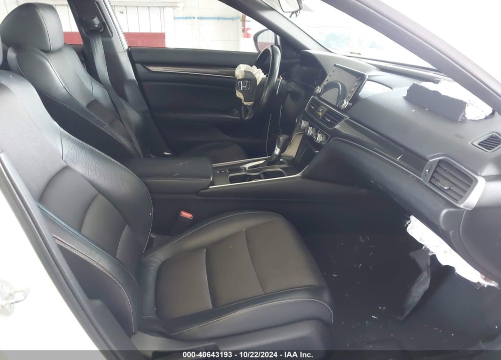 2018 HONDA ACCORD VIN: 1HGCV1F39JA063116