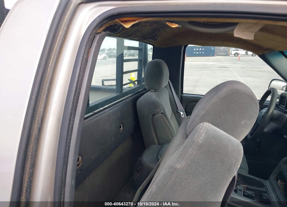 2004 GMC SIERRA 2500 WORK TRUCK VIN: 1GTGC24U54Z179748