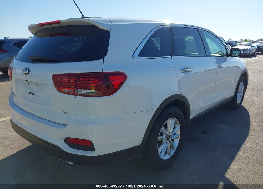2019 KIA SORENTO 3.3L LX VIN: 5XYPG4A50KG485555