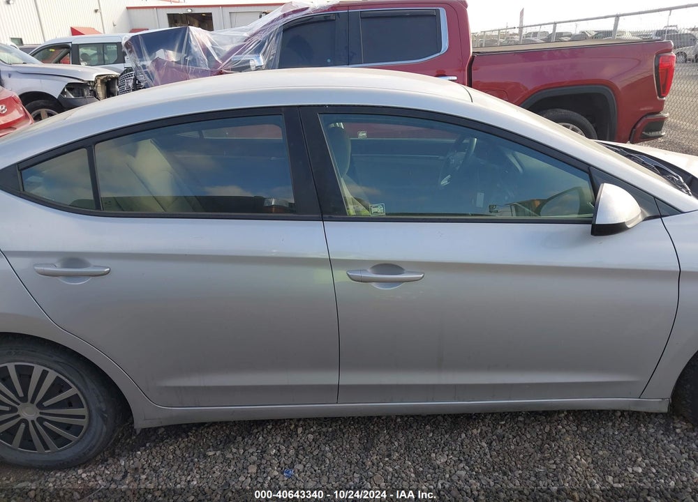 2019 HYUNDAI ELANTRA SE VIN: 5NPD74LFXKH493082