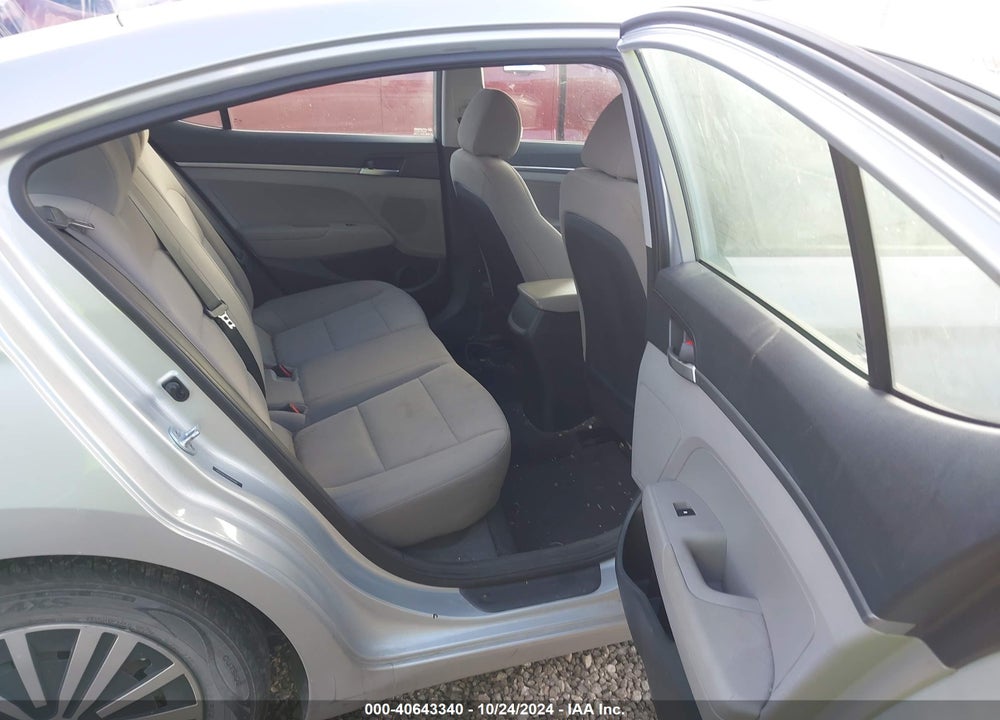 2019 HYUNDAI ELANTRA SE VIN: 5NPD74LFXKH493082