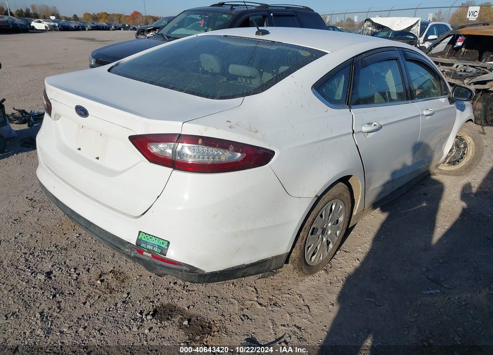 2014 FORD FUSION S VIN: 1FA6P0G7XE5383390