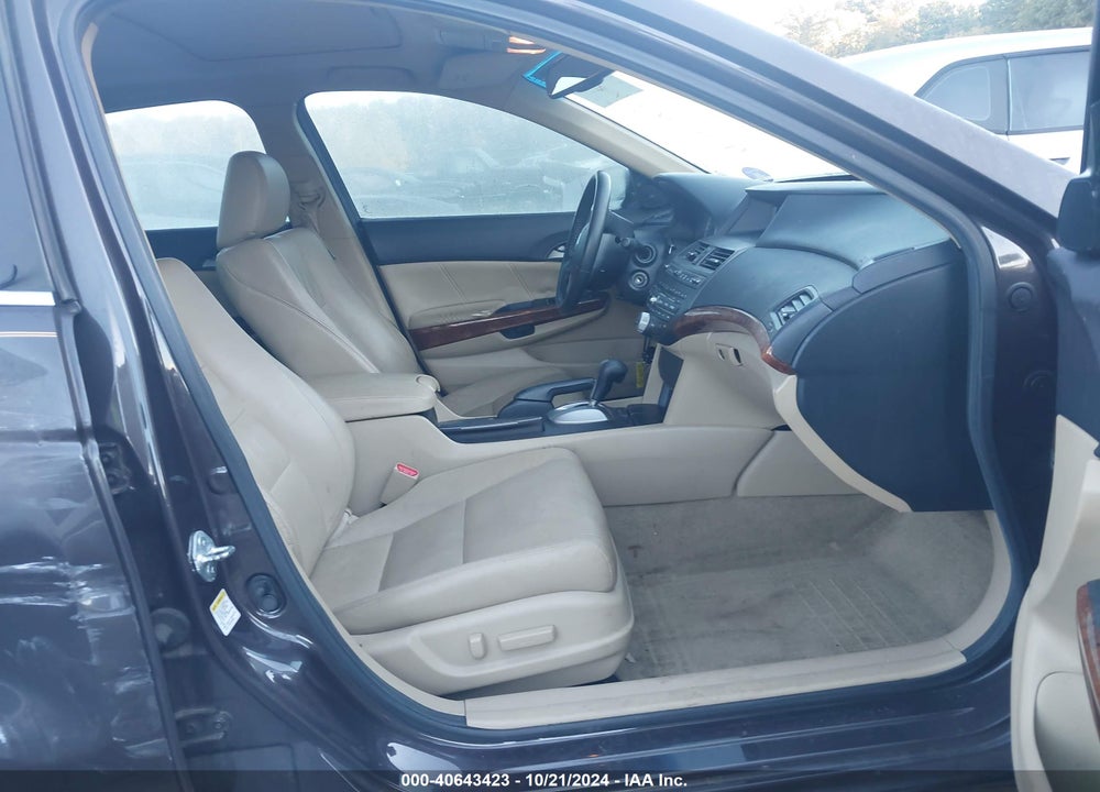 2011 HONDA ACCORD 2.4 EX-L VIN: 1HGCP2F81BA023156