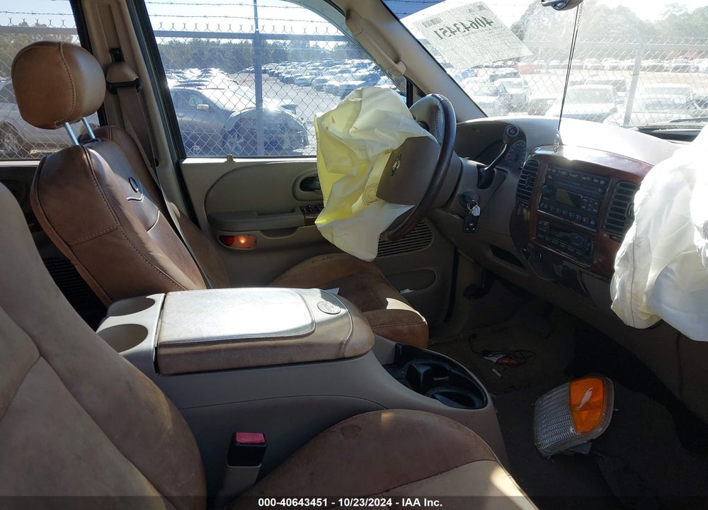 2003 FORD F-150 LARIAT/XLT VIN: 1FTRW07683KA56020