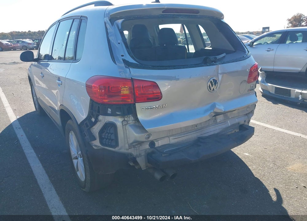 2017 VOLKSWAGEN TIGUAN 2.0T/2.0T S VIN: WVGBV7AX9HK045514