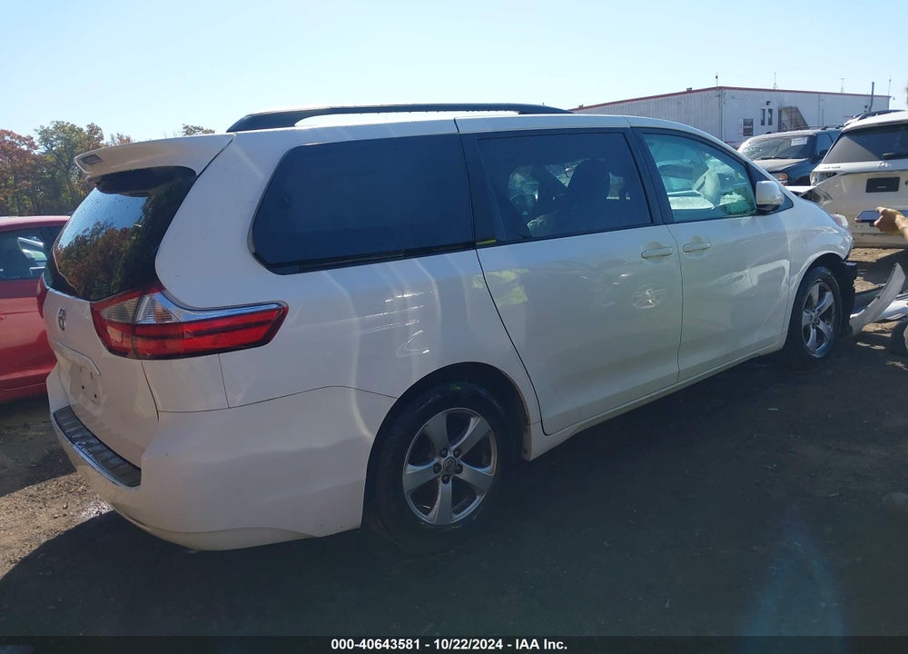 2017 TOYOTA SIENNA LE 8 PASSENGER VIN: 5TDKZ3DCXHS856807