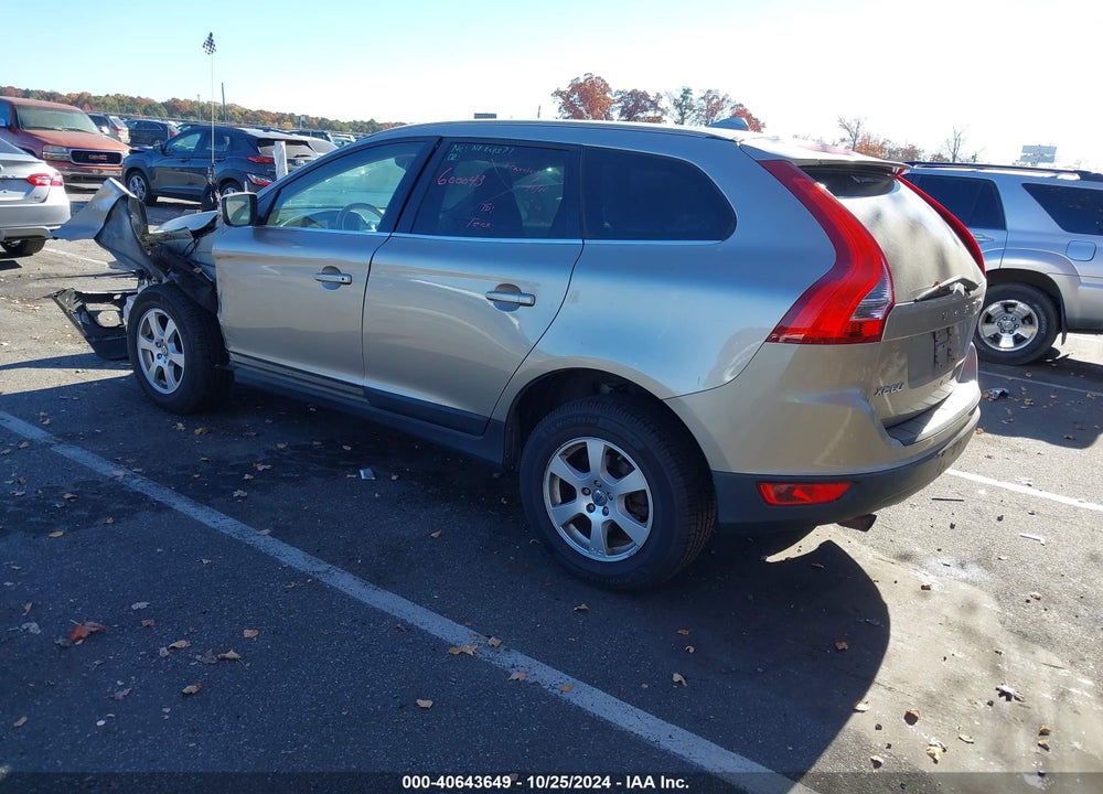 2012 VOLVO XC60 VIN: YV4940DZ4C2305513