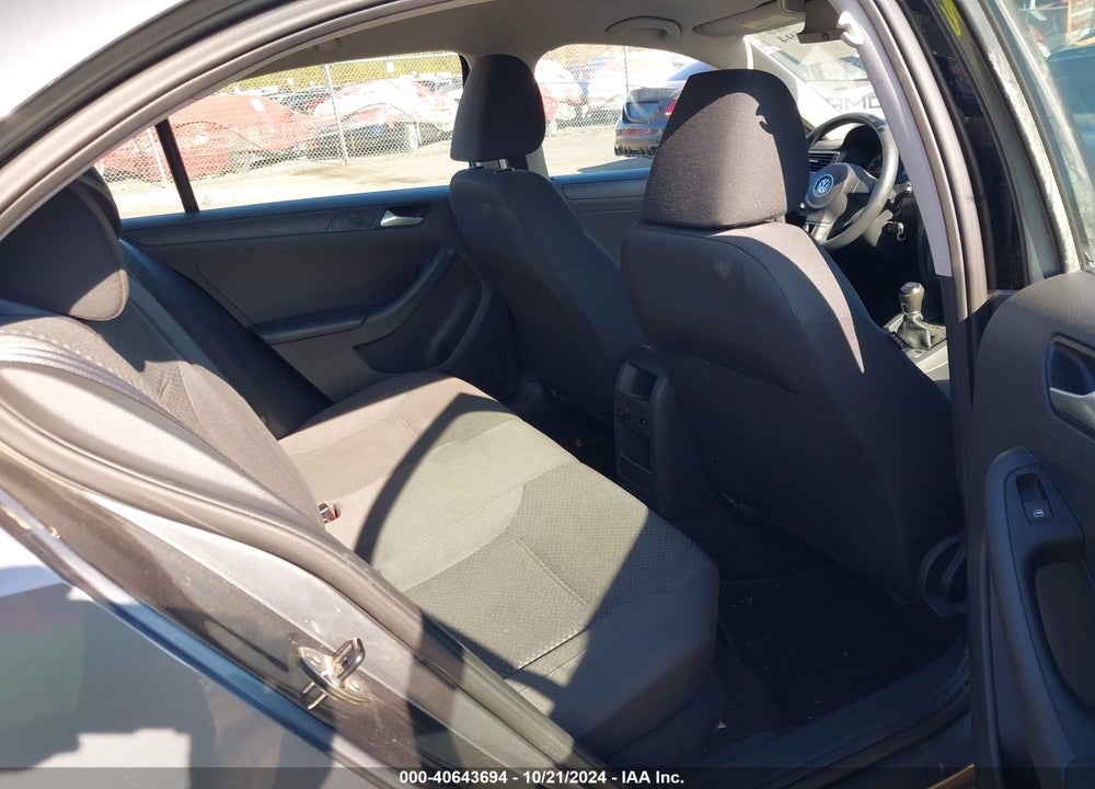 2014 VOLKSWAGEN JETTA 2.0L S VIN: 3VW1K7AJ3EM372920