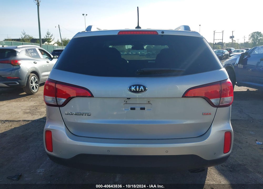 2015 KIA SORENTO LX VIN: 5XYKT4A69FG617832