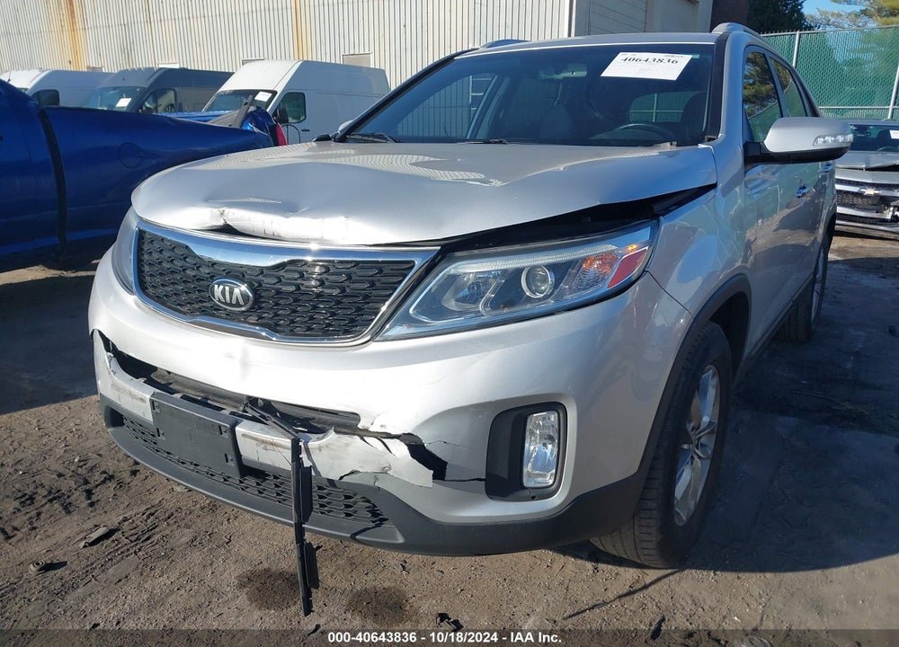 2015 KIA SORENTO LX VIN: 5XYKT4A69FG617832