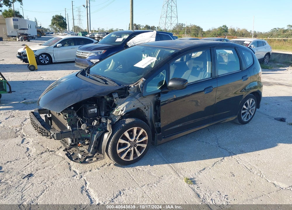 2013 HONDA FIT SPORT VIN: JHMGE8H55DC031567