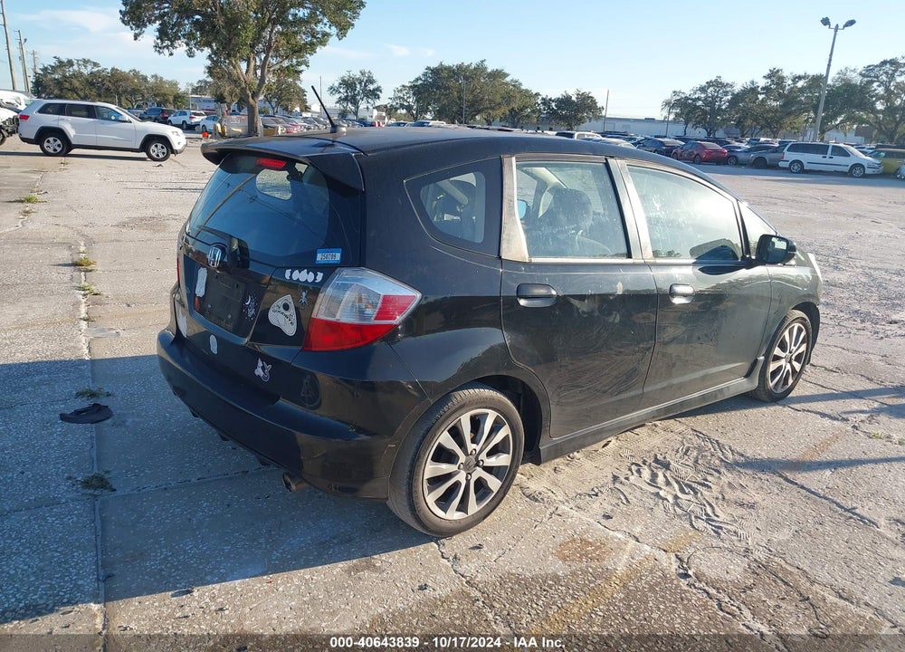 2013 HONDA FIT SPORT VIN: JHMGE8H55DC031567