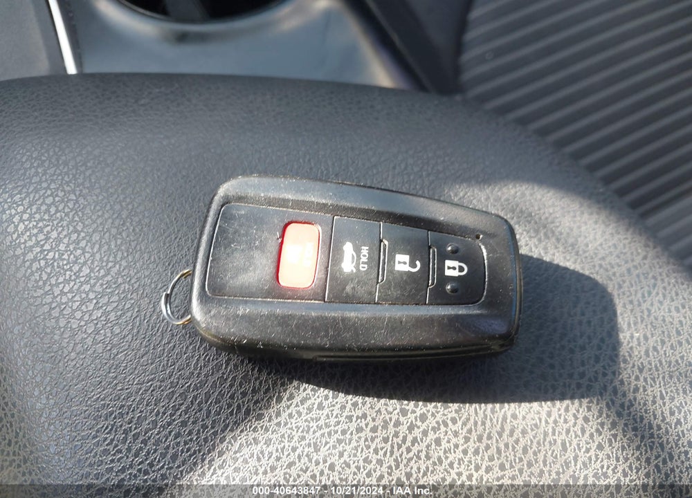 2019 TOYOTA CAMRY SE VIN: 4T1B11HK2KU182258