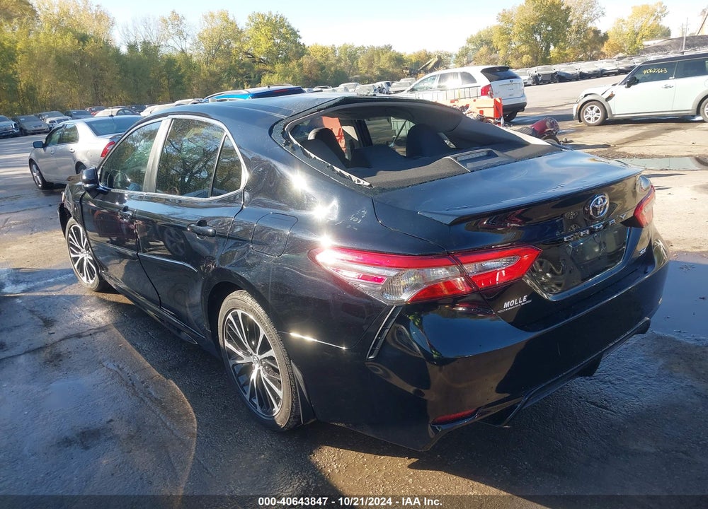 2019 TOYOTA CAMRY SE VIN: 4T1B11HK2KU182258