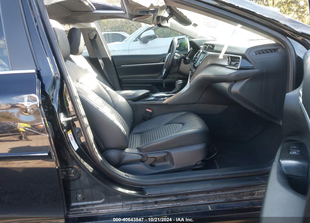 2019 TOYOTA CAMRY SE VIN: 4T1B11HK2KU182258