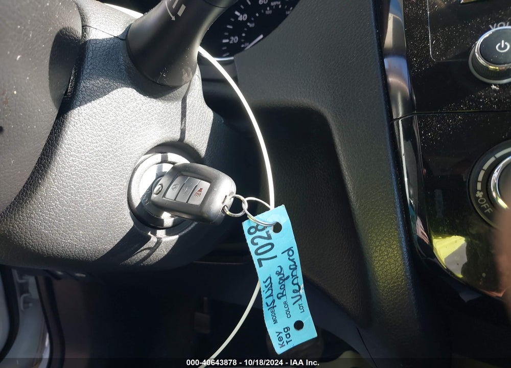 2015 NISSAN ROGUE S VIN: 5N1AT2MV1FC857265