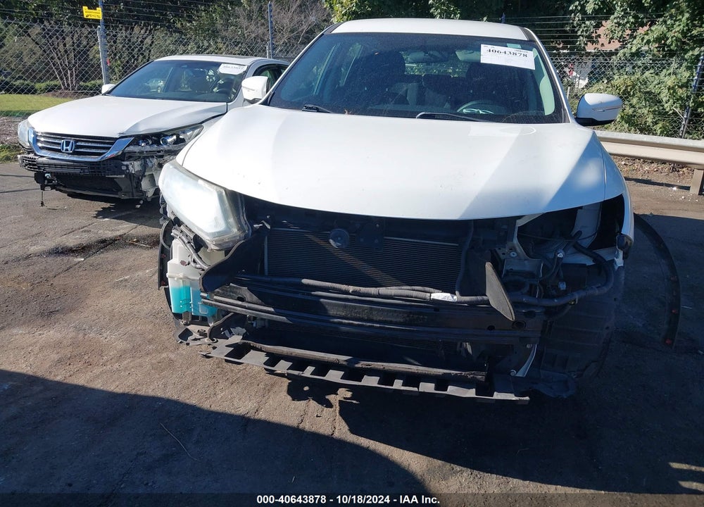 2015 NISSAN ROGUE S VIN: 5N1AT2MV1FC857265