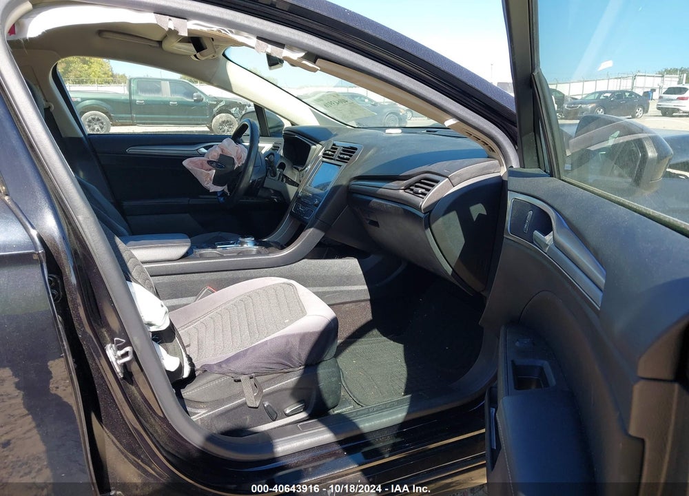 2019 FORD FUSION SE VIN: 3FA6P0HD8KR279879