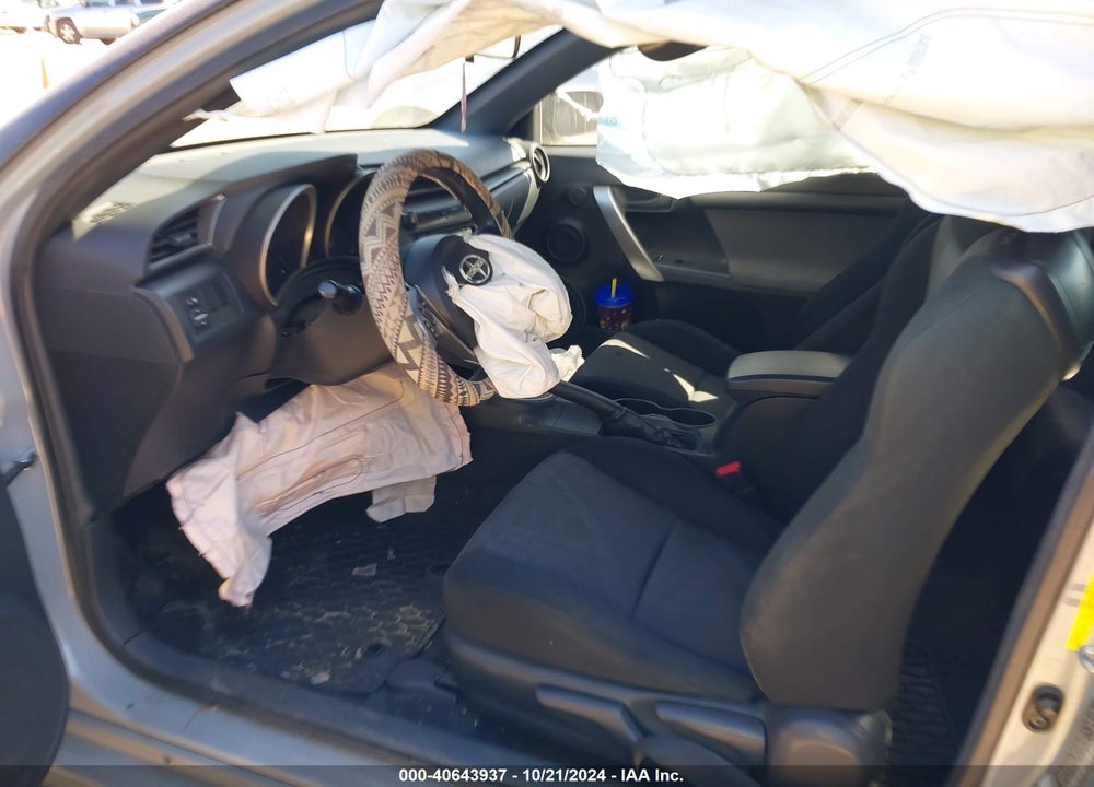 2011 SCION TC VIN: JTKJF5C70B3014080