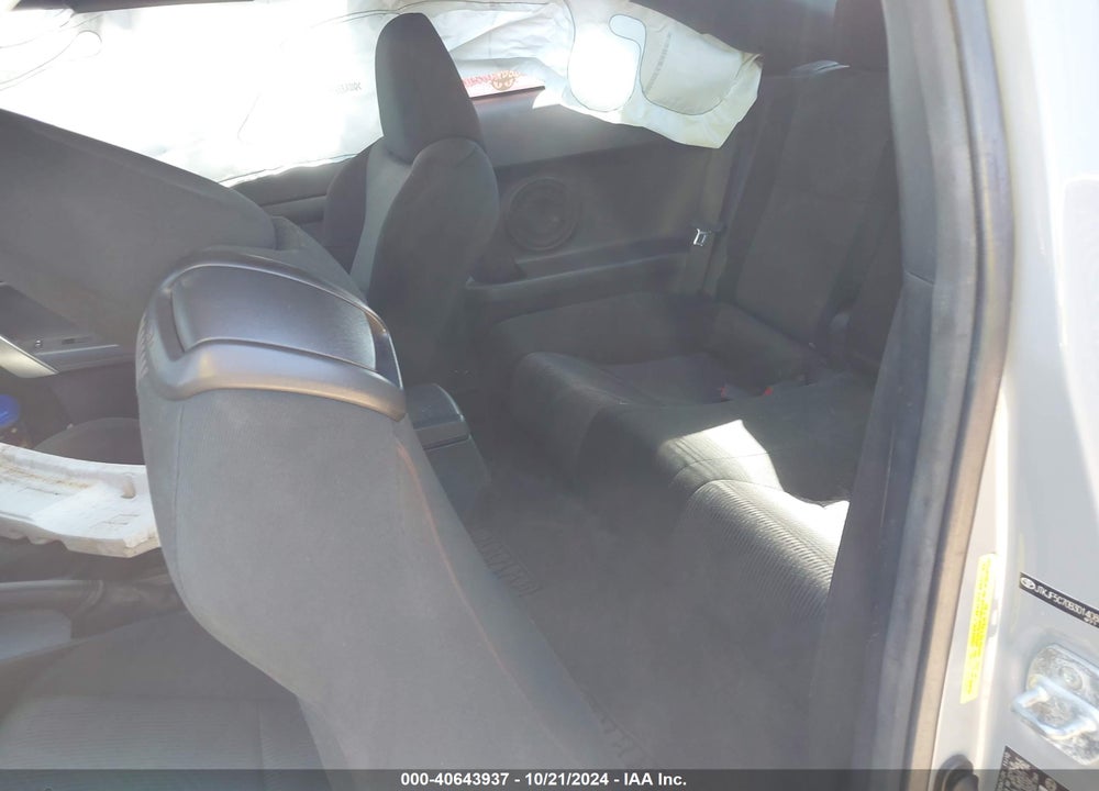 2011 SCION TC VIN: JTKJF5C70B3014080