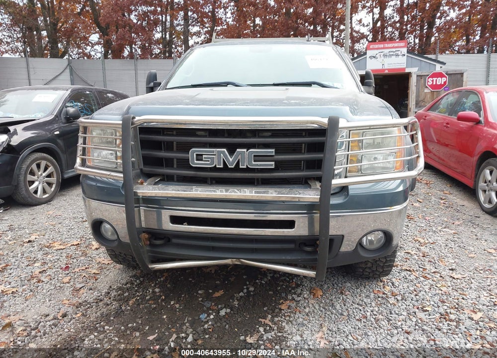 2011 GMC SIERRA 1500 SLE VIN: 1GTR2VE38BZ196317