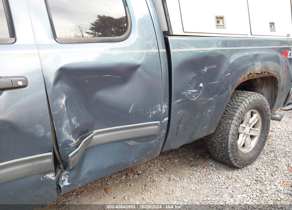 2011 GMC SIERRA 1500 SLE VIN: 1GTR2VE38BZ196317