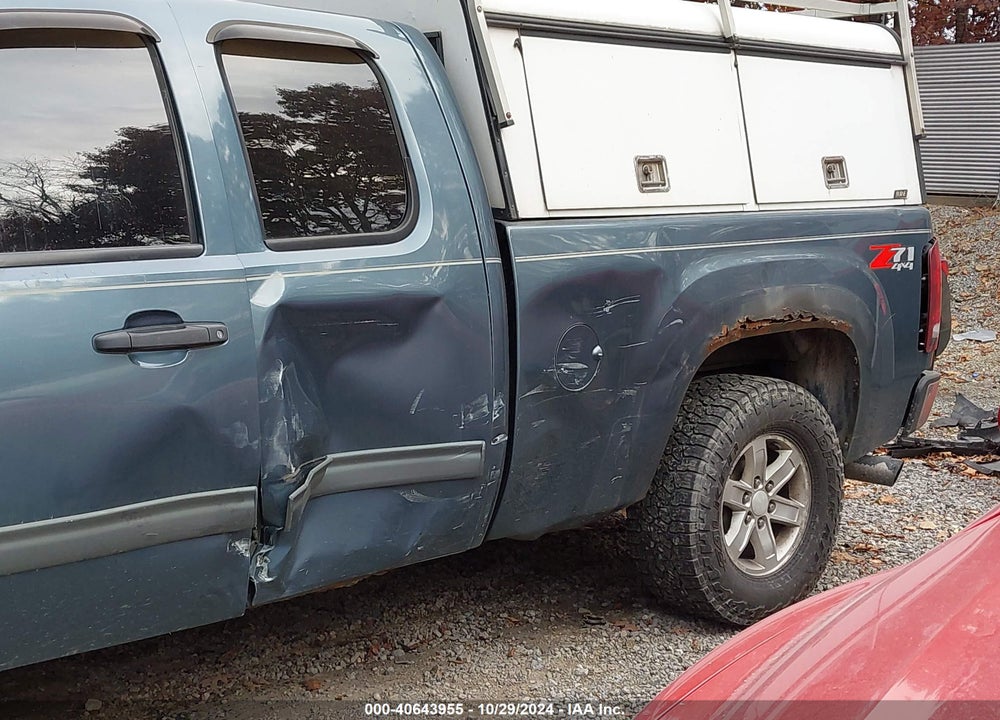 2011 GMC SIERRA 1500 SLE VIN: 1GTR2VE38BZ196317