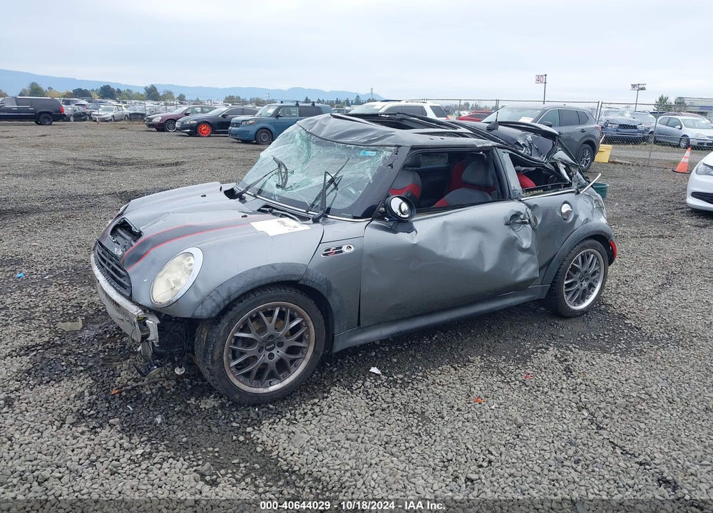 2005 MINI COOPER S VIN: WMWRE33585TL11177