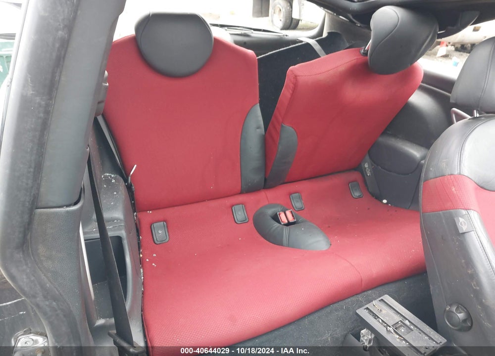 2005 MINI COOPER S VIN: WMWRE33585TL11177