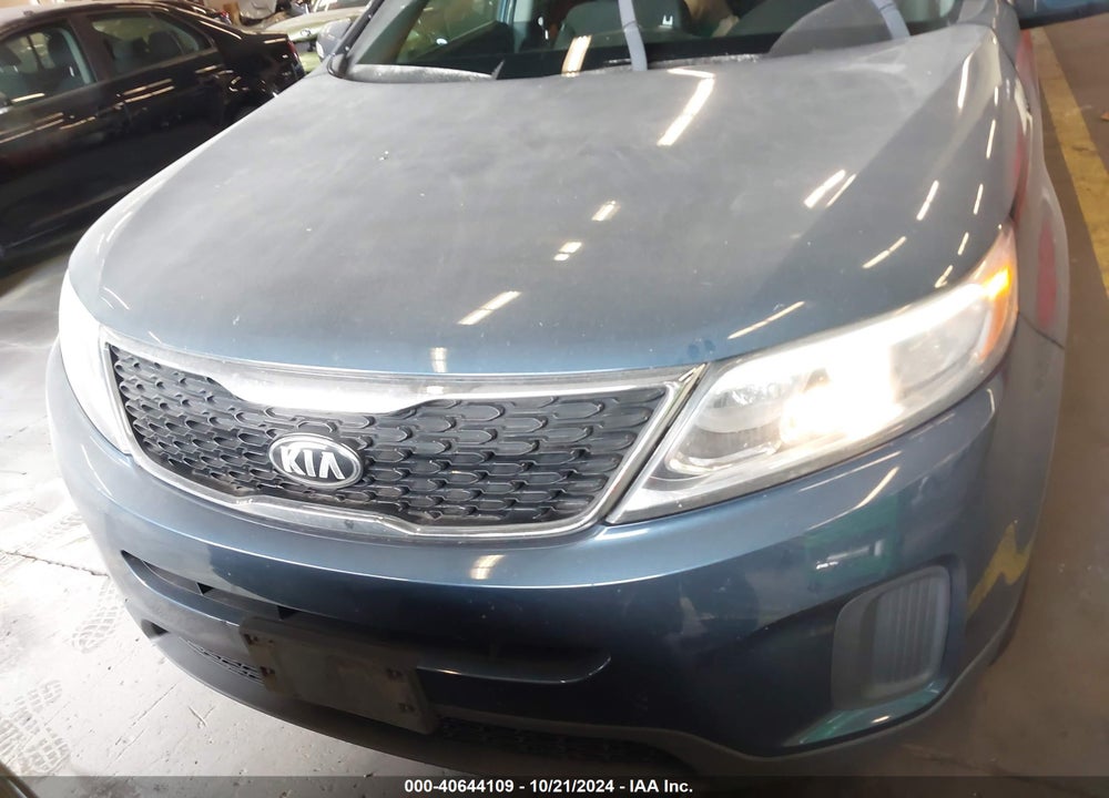2015 KIA SORENTO LX VIN: 5XYKT3A6XFG597407