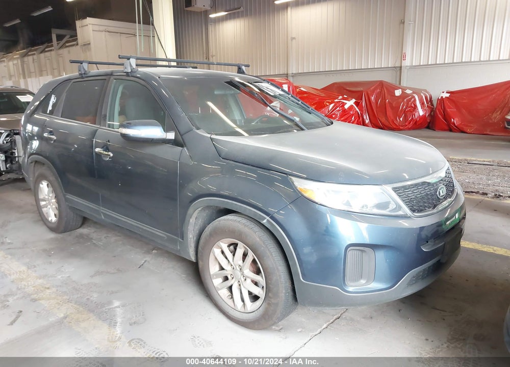 2015 KIA SORENTO LX VIN: 5XYKT3A6XFG597407