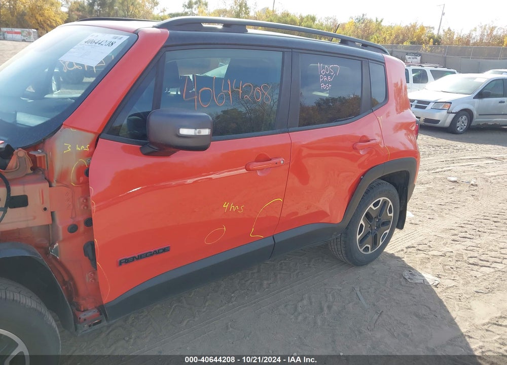 2016 JEEP RENEGADE TRAILHAWK VIN: ZACCJBCT8GPD70712