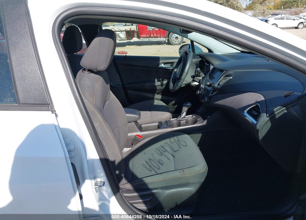 2019 CHEVROLET CRUZE LS VIN: 3G1BC6SM5KS604652
