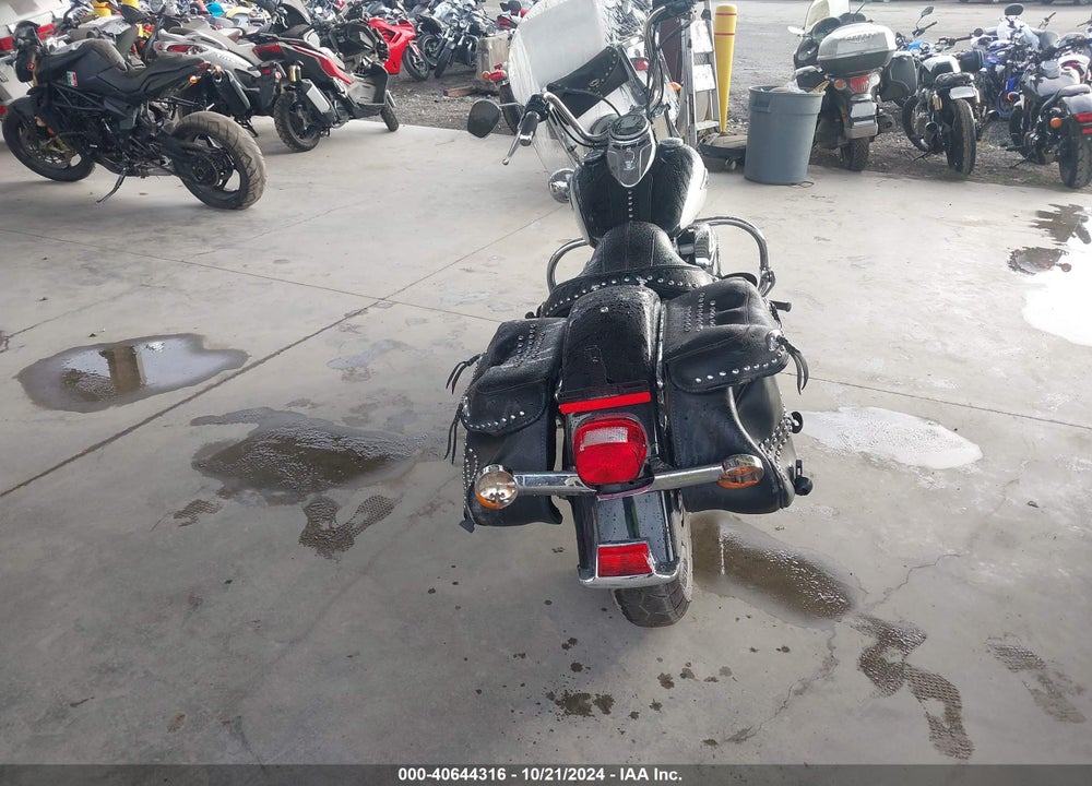 2013 HARLEY-DAVIDSON FLSTC HERITAGE SOFTAIL CLASSIC VIN: 1HD1BWV17DB051491