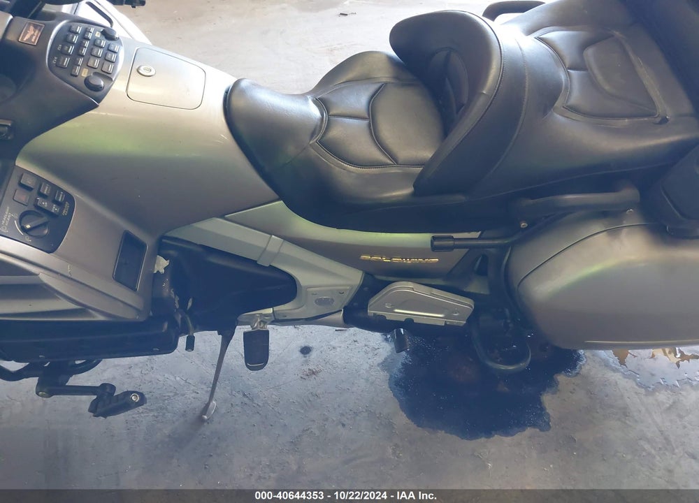 2002 HONDA GL1800 VIN: 1HFSC47042A103602