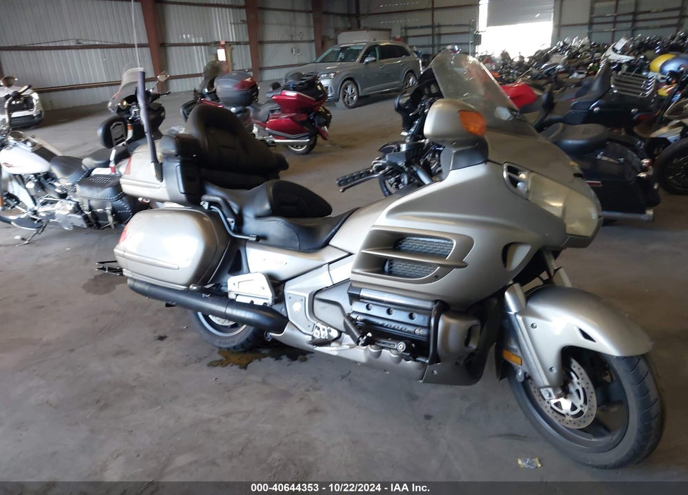 2002 HONDA GL1800 VIN: 1HFSC47042A103602