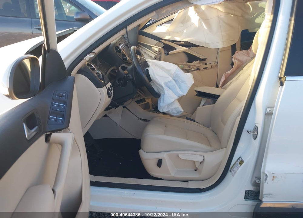 2014 VOLKSWAGEN TIGUAN SE VIN: WVGBV3AX0EW568367