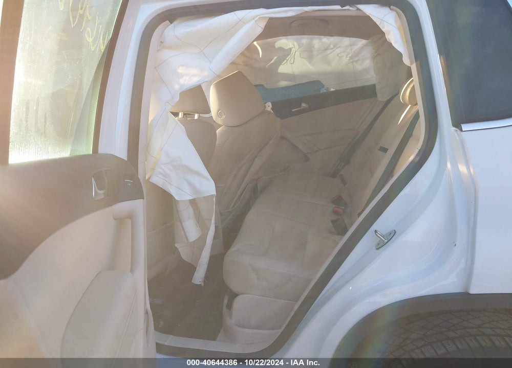 2014 VOLKSWAGEN TIGUAN SE VIN: WVGBV3AX0EW568367