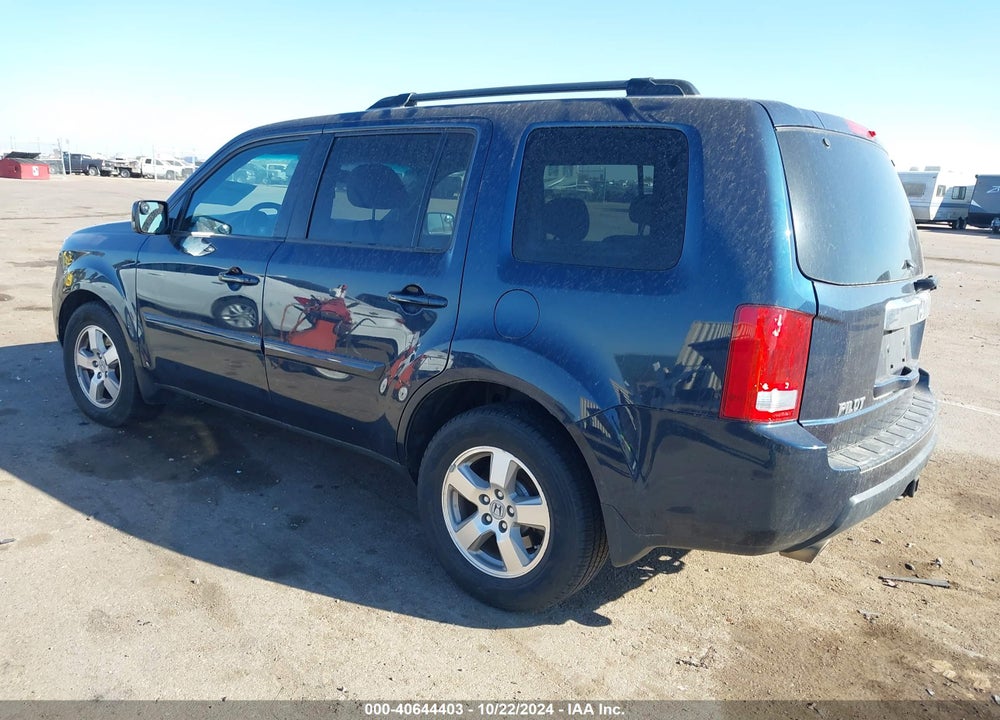 2011 HONDA PILOT EX-L VIN: 5FNYF4H56BB038670