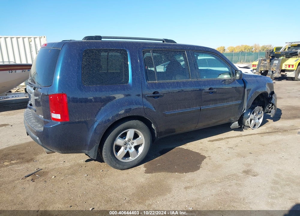 2011 HONDA PILOT EX-L VIN: 5FNYF4H56BB038670