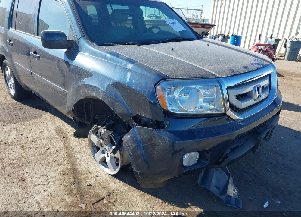 2011 HONDA PILOT EX-L VIN: 5FNYF4H56BB038670