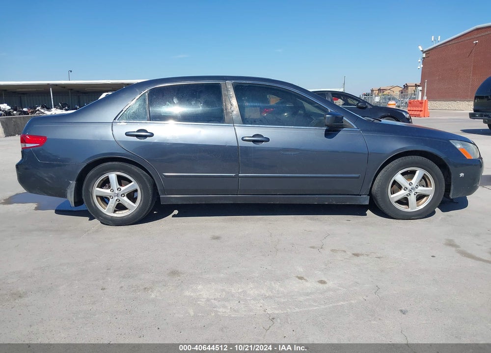 2003 HONDA ACCORD 2.4 EX VIN: JHMCM56723C069812