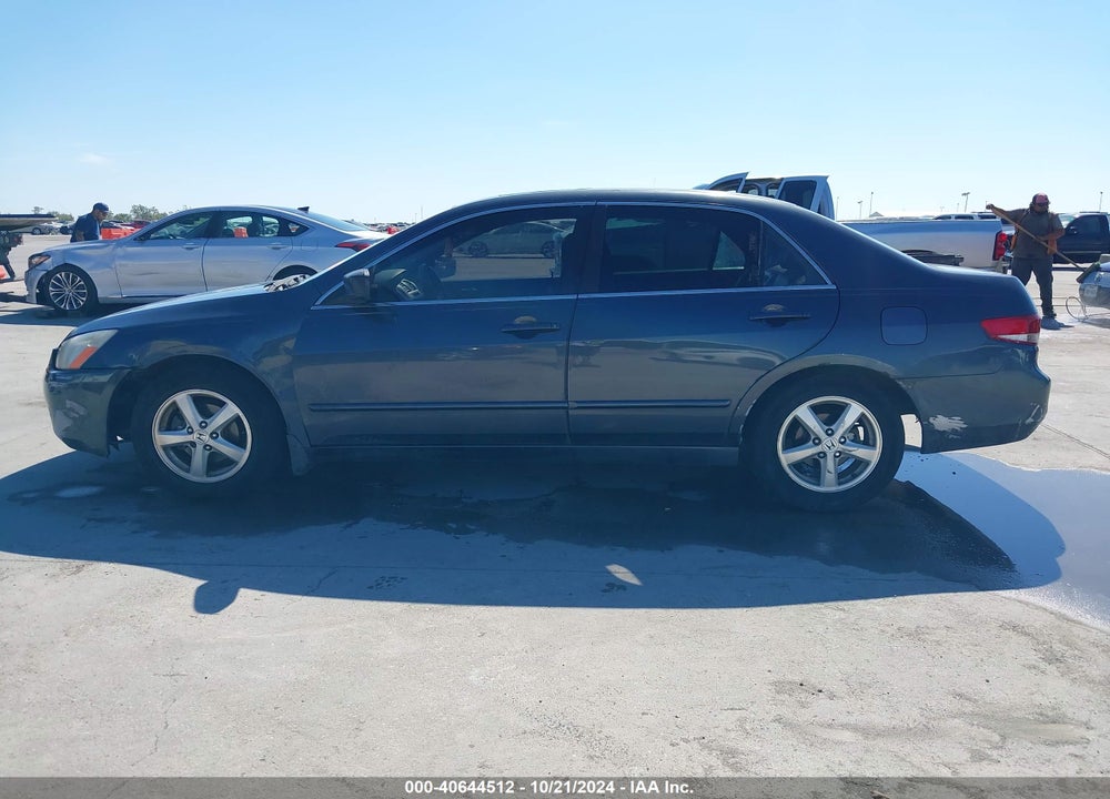 2003 HONDA ACCORD 2.4 EX VIN: JHMCM56723C069812