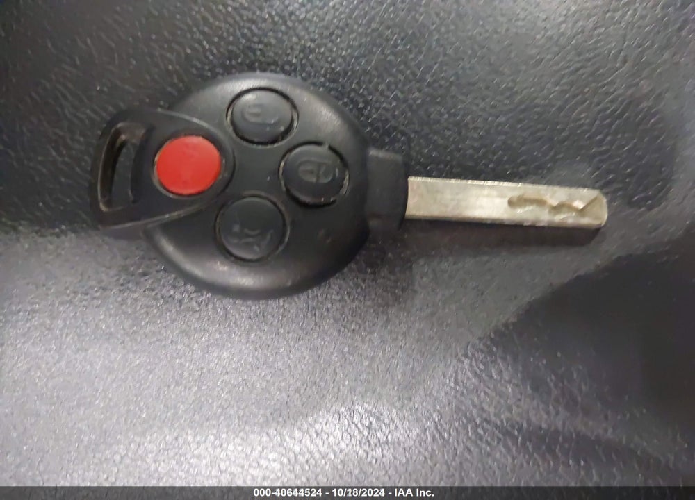 2015 SMART FORTWO VIN: WMEEJ9AAXFK824424