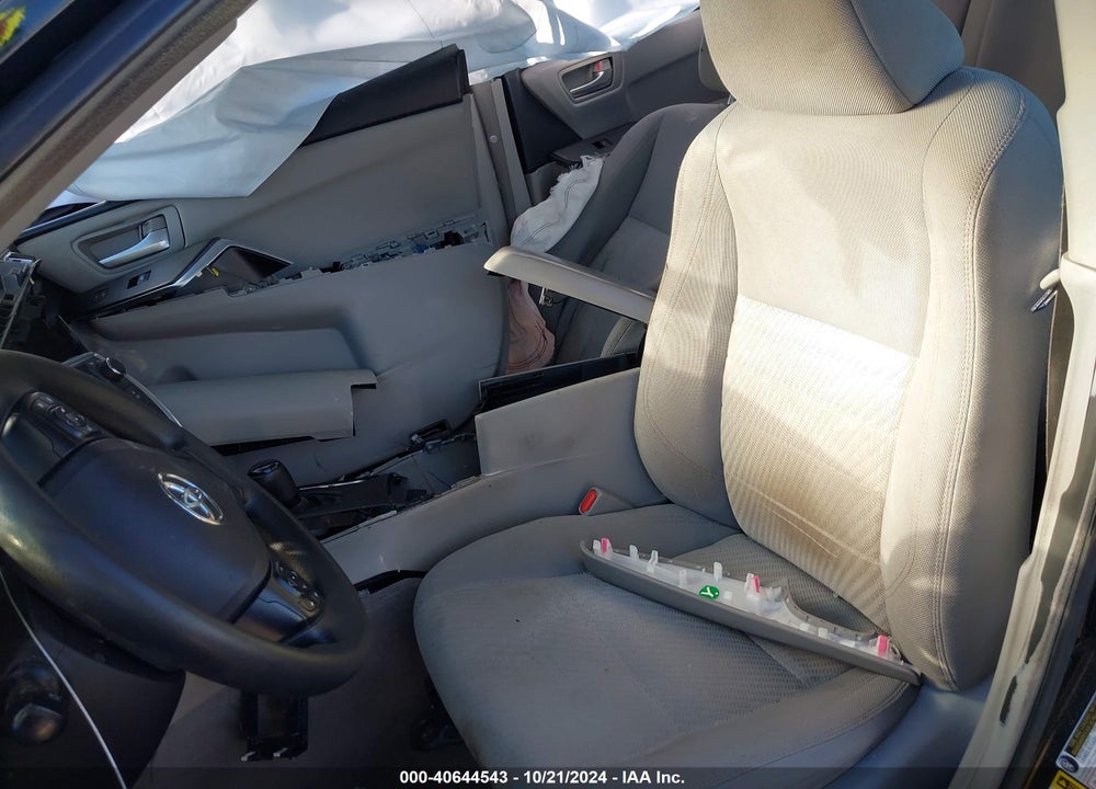 2017 TOYOTA CAMRY LE VIN: 4T1BF1FK0HU352761